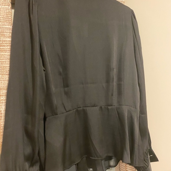 Black silk wrap blouse - Picture 5 of 6